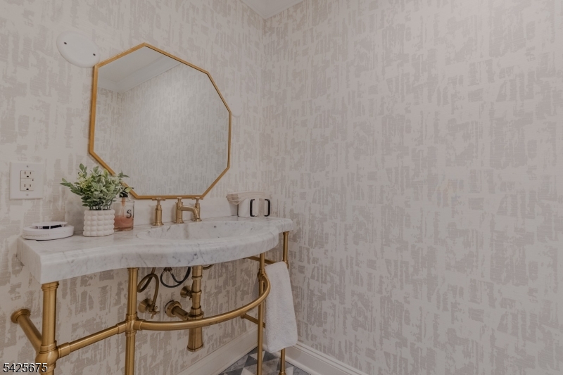 18 Woodside Road Springfield, NJ 07081 - Photo 14 of 42