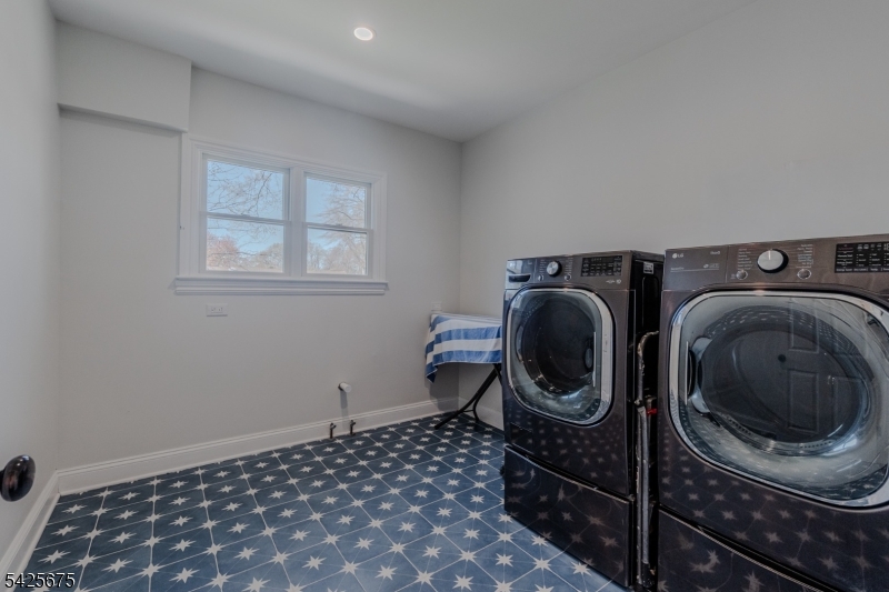 18 Woodside Road Springfield, NJ 07081 - Photo 27 of 42