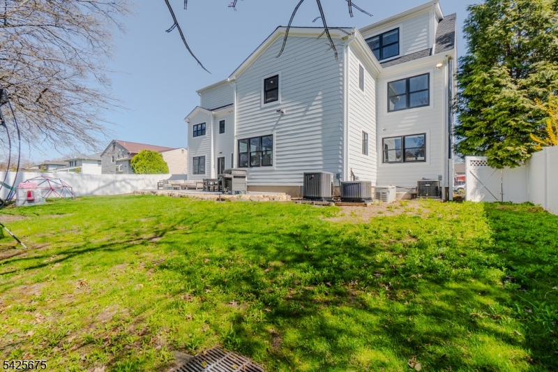 18 Woodside Road Springfield, NJ 07081 - Photo 37 of 42