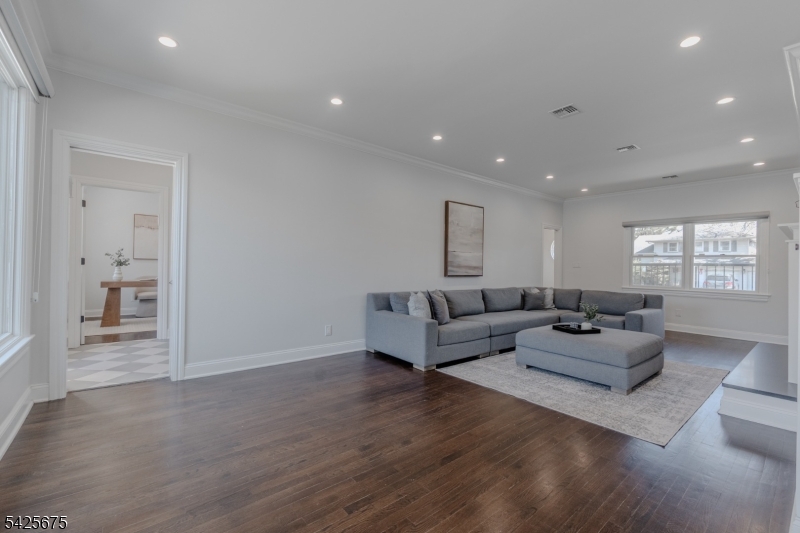 18 Woodside Road Springfield, NJ 07081 - Photo 6 of 42