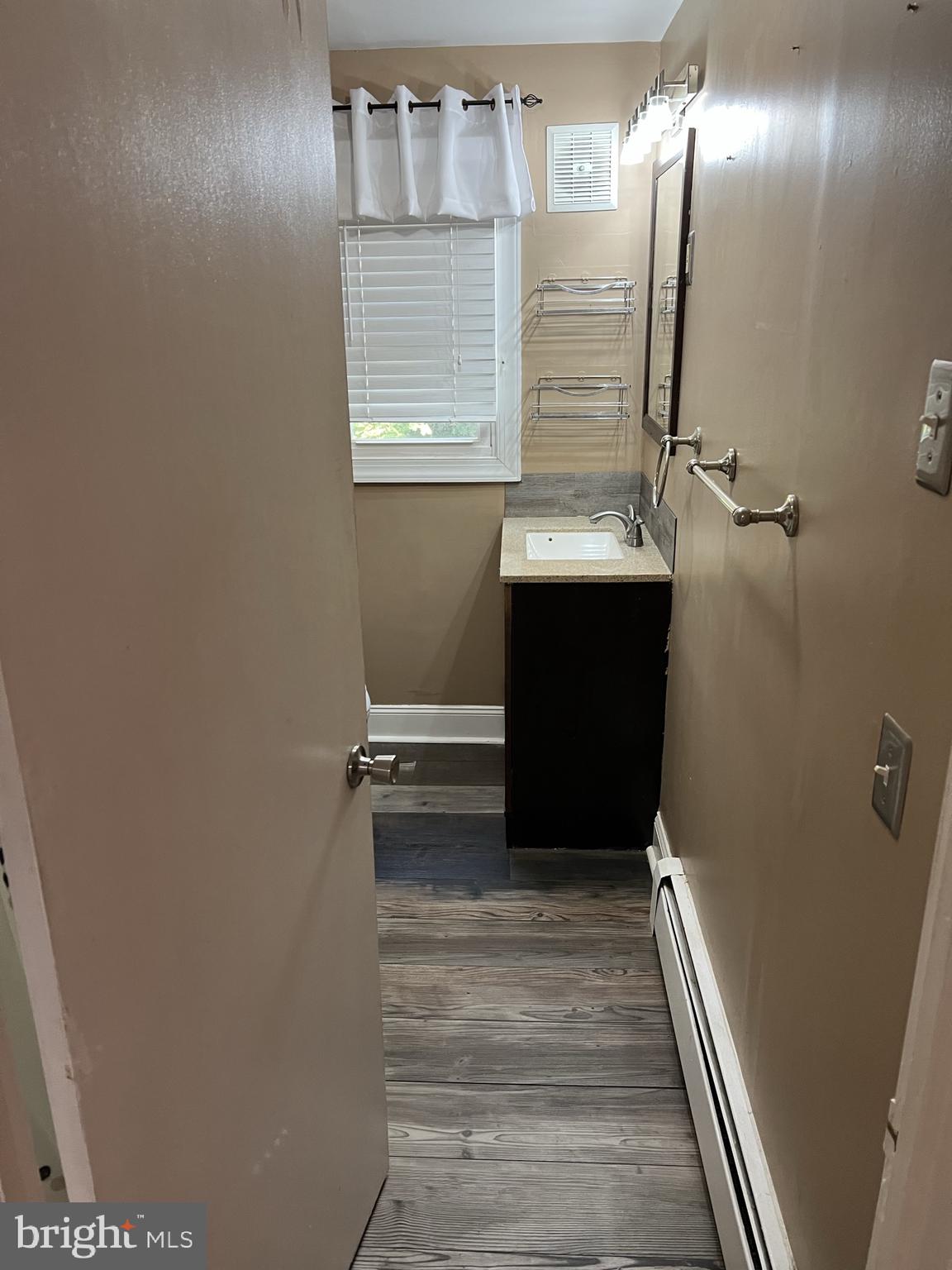 4007 Vernon Road Drexel Hill, PA 19026 - Photo 17 of 26