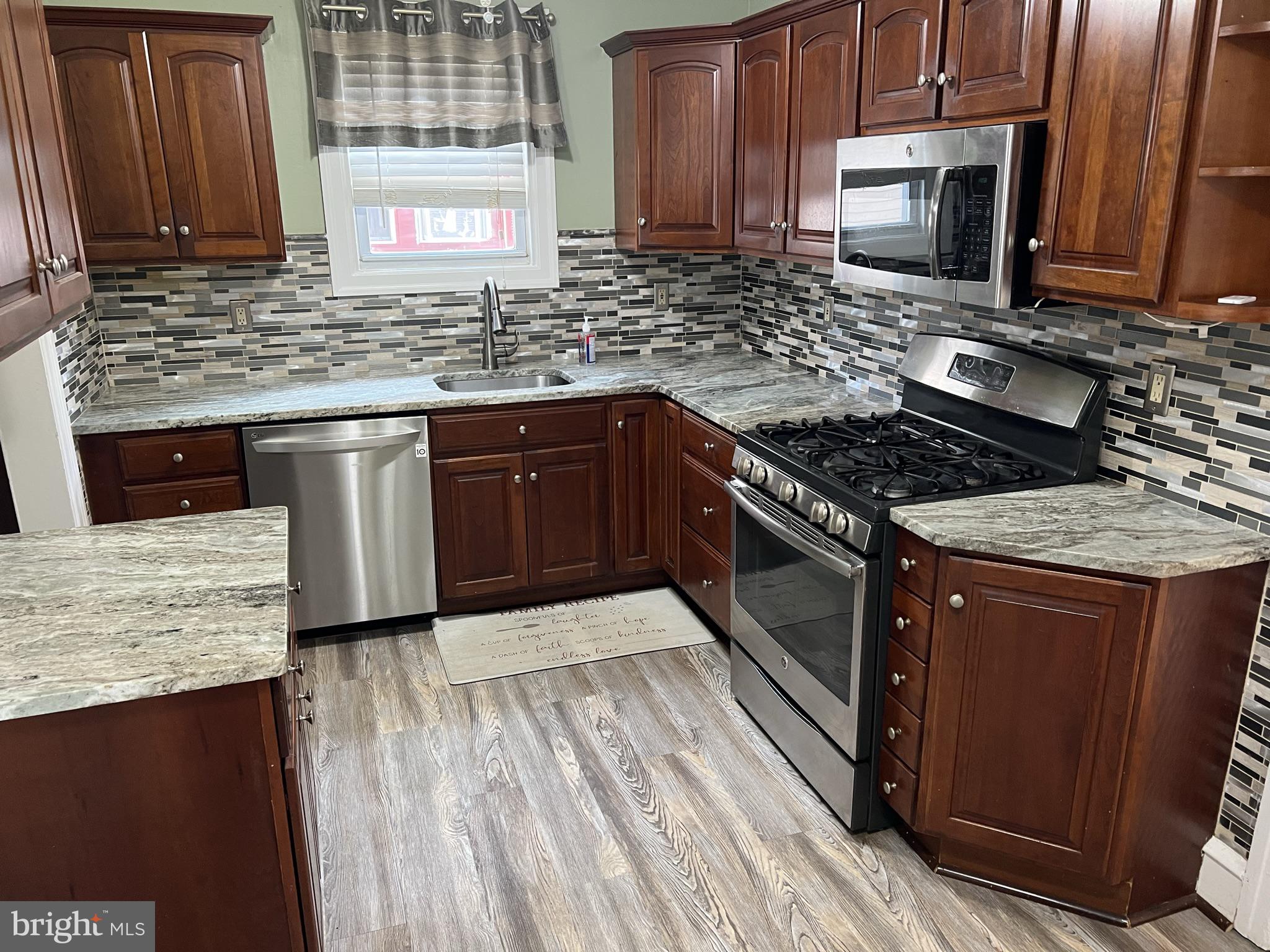 4007 Vernon Road Drexel Hill, PA 19026 - Photo 5 of 26