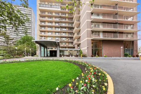 $375,000 | 6040 Boulevard East, Unit 22F, West New York, NJ 07093