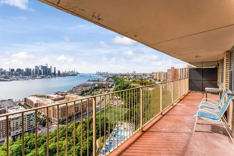 $375,000 | 6040 Boulevard East, Unit 22F, West New York, NJ 07093