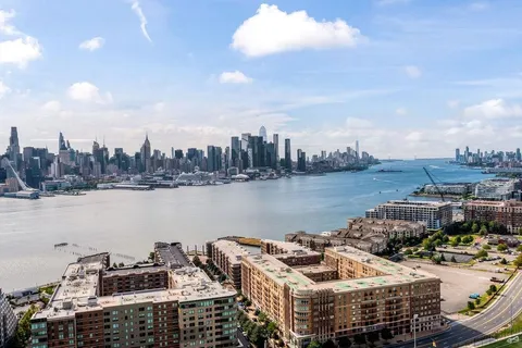 $375,000 | 6040 Boulevard East, Unit 22F, West New York, NJ 07093