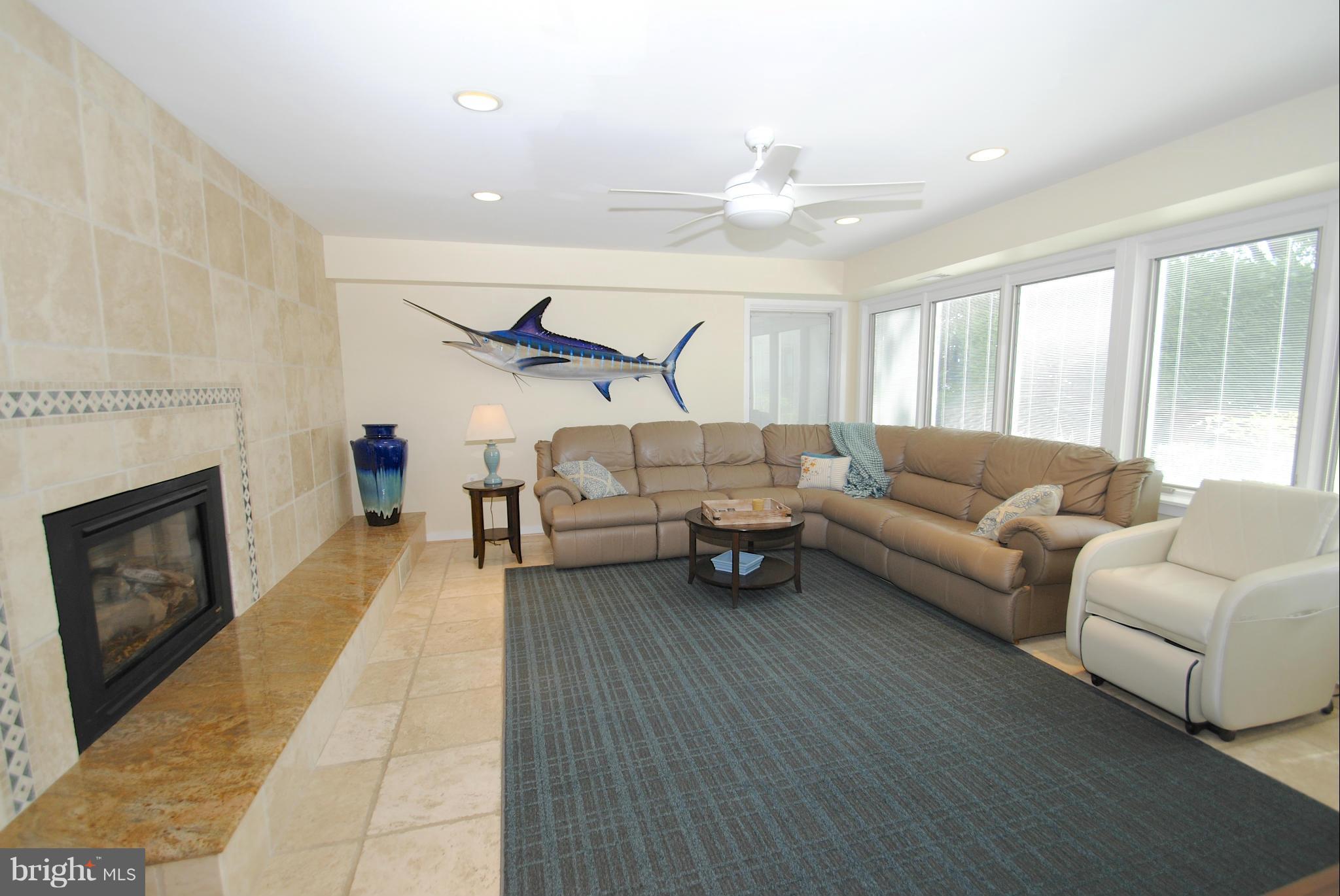 3748 Thomas Point Road Annapolis, MD 21403 - Photo 14 of 30 Family Room with gas fireplace