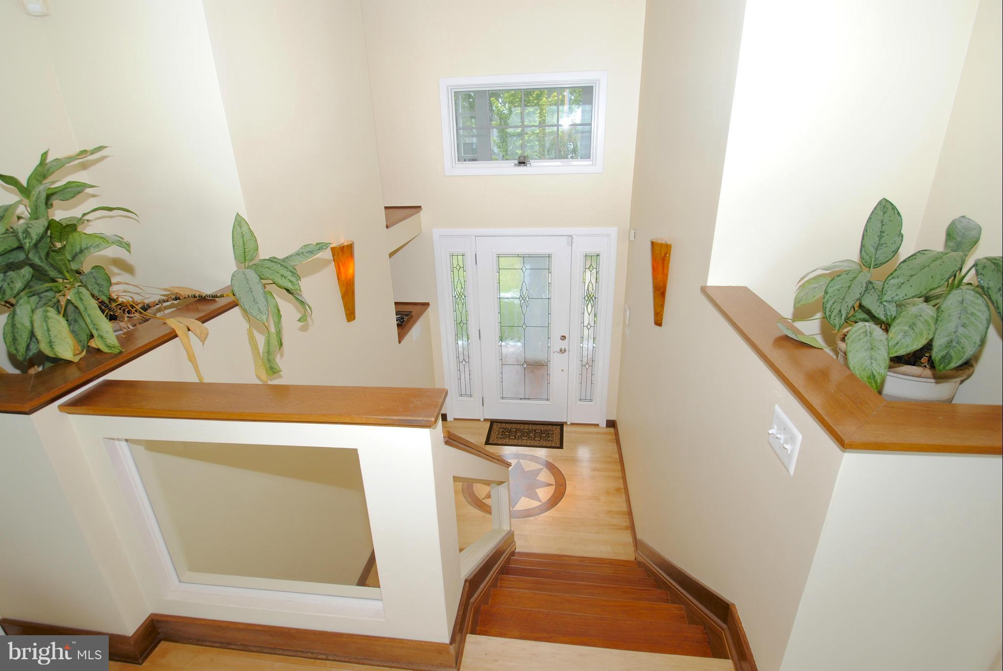3748 Thomas Point Road Annapolis, MD 21403 - Photo 4 of 30 Entry Foyer