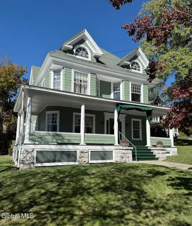 $262,500 | 202 Market Street, Amsterdam, NY 12010