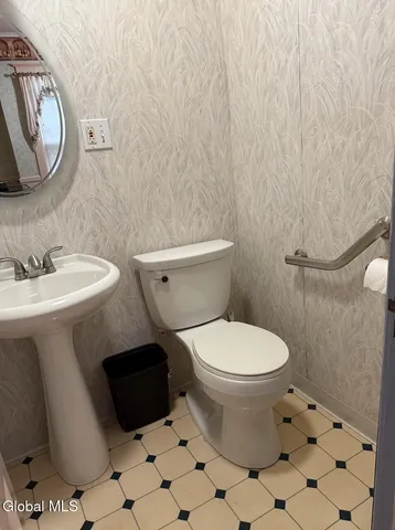 $275,000 | 202 Market Street, Amsterdam, NY 12010