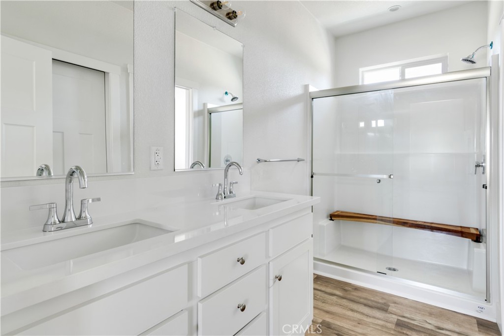 19165 Spalding Avenue Riverside, CA 92508 - Photo 15 of 32 Primary Bedroom Bath