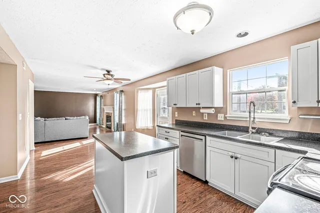 $334,900 | 7603 Monterey Circle, Avon, IN 46123