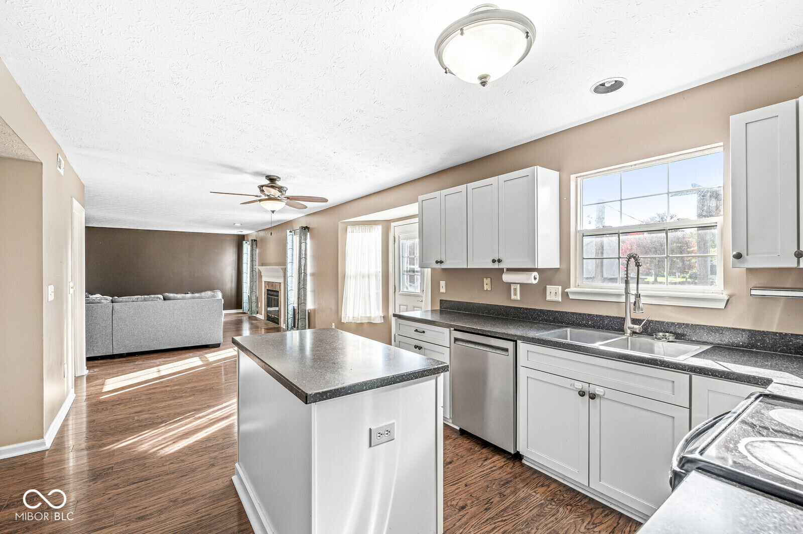 7603 Monterey Circle Avon, IN 46123 - Photo 16 of 41