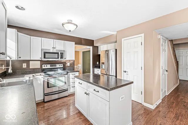 $334,900 | 7603 Monterey Circle, Avon, IN 46123