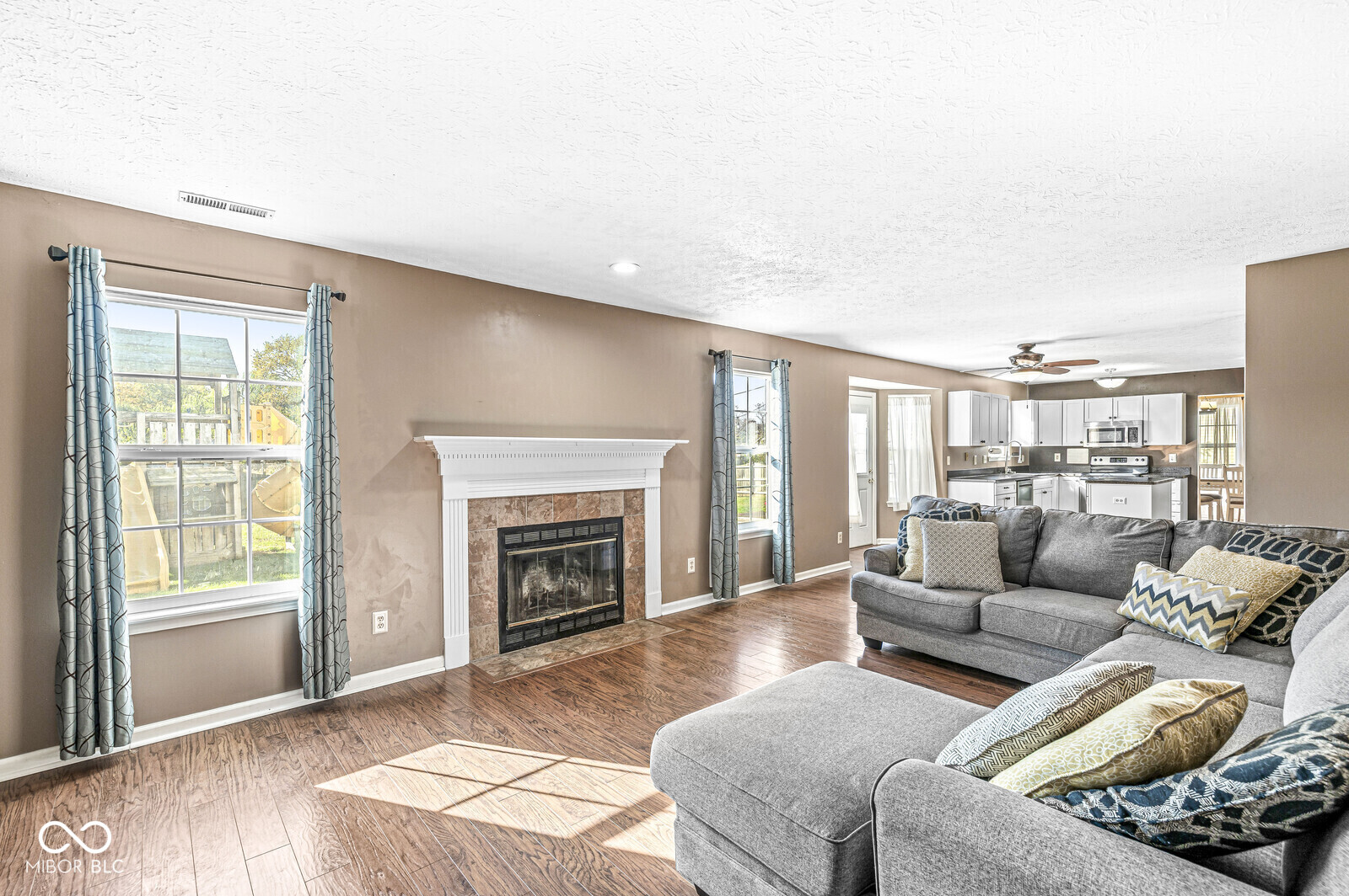 7603 Monterey Circle Avon, IN 46123 - Photo 5 of 41