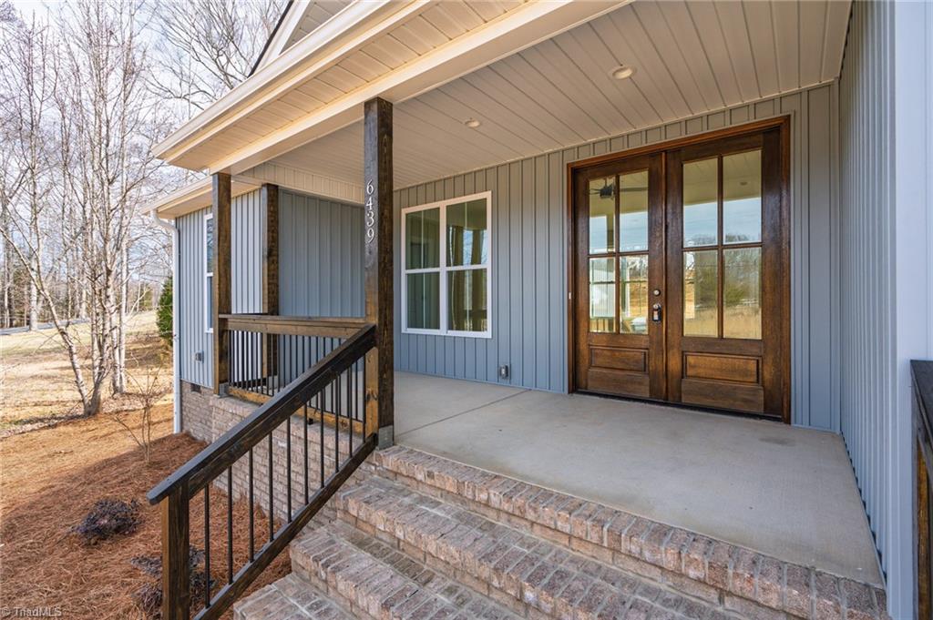 6439 Post Road Thomasville, NC 27360 - Photo 4 of 33 Huge front porch