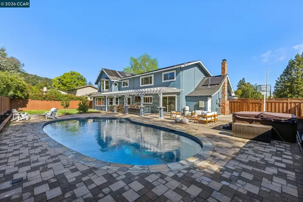 $2,295,000 | 1418 De La Cruz Way, Moraga, CA 94556