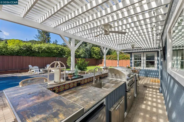 $2,295,000 | 1418 De La Cruz Way, Moraga, CA 94556
