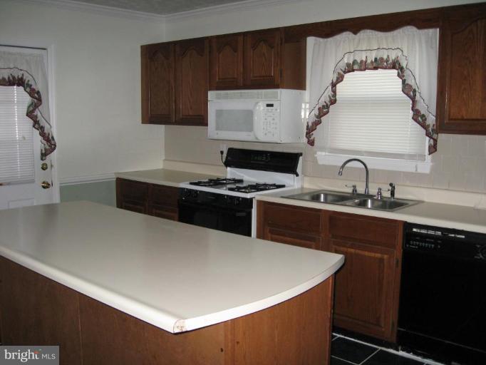 7233 Covingtons Corner Road Bealeton, VA 22712 - Photo 3 of 20 Kitchen #2