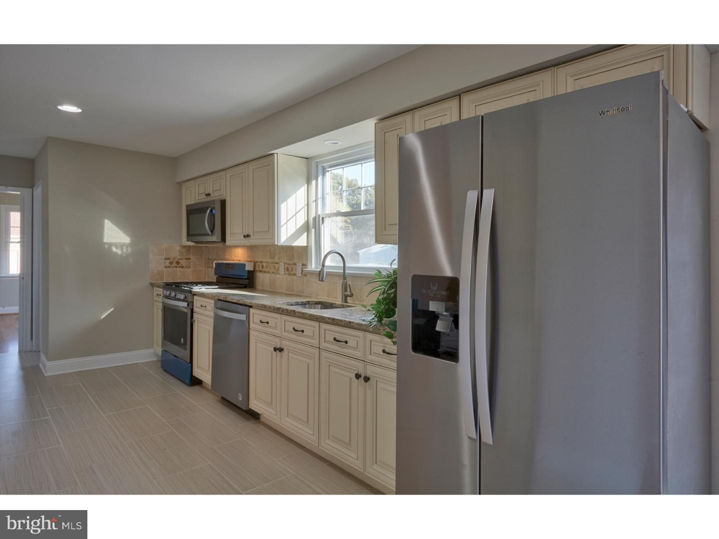 242 Church Road Medford, NJ 08055 - Photo 8 of 25 Kitchen