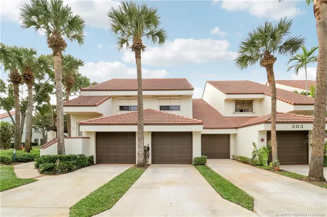 $675,000 | 303 Sea Oats Drive, Unit A, Juno Beach, FL 33408