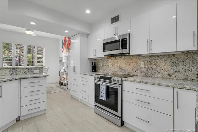 $675,000 | 303 Sea Oats Drive, Unit A, Juno Beach, FL 33408