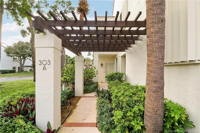 $675,000 | 303 Sea Oats Drive, Unit A, Juno Beach, FL 33408