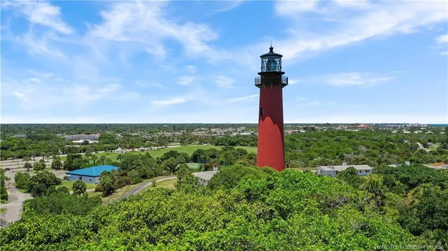 $675,000 | 303 Sea Oats Drive, Unit A, Juno Beach, FL 33408