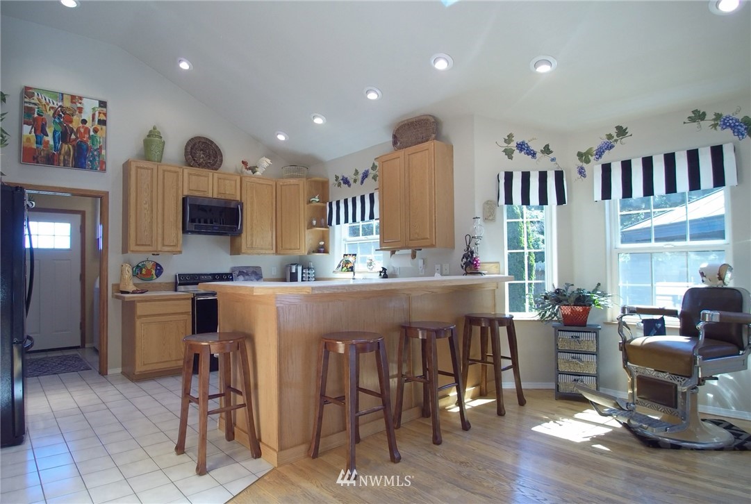 285 Black Diamond Road Port Angeles, WA 98363 - Photo 6 of 25 Gallery Image 6