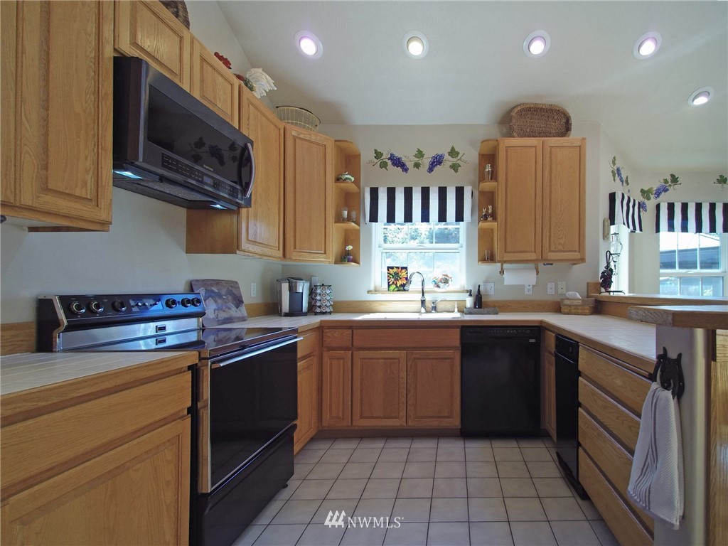 285 Black Diamond Road Port Angeles, WA 98363 - Photo 7 of 25 Gallery Image 7