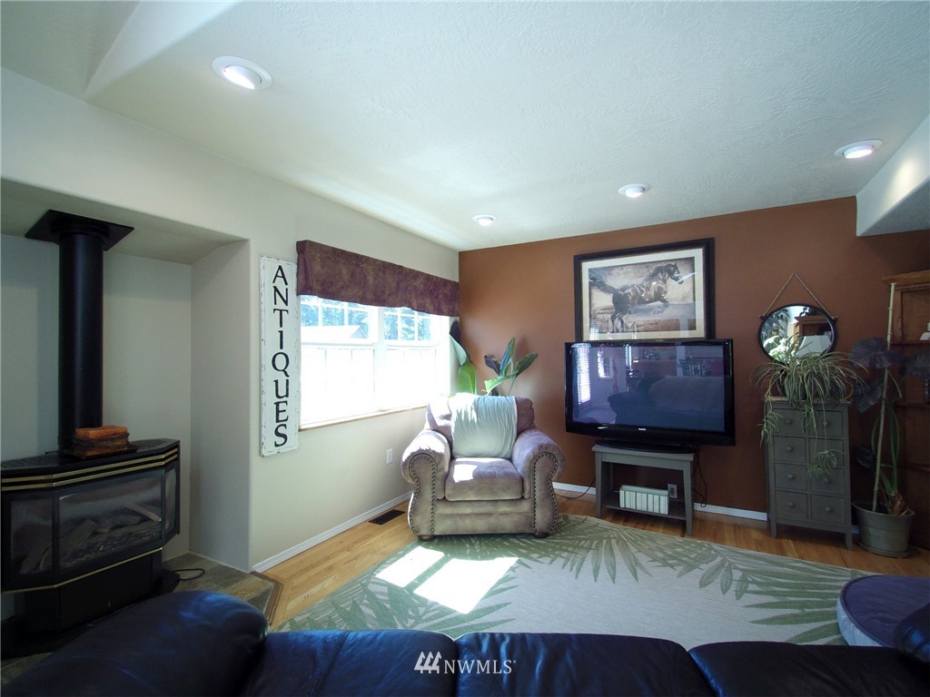 285 Black Diamond Road Port Angeles, WA 98363 - Photo 9 of 25 Gallery Image 9