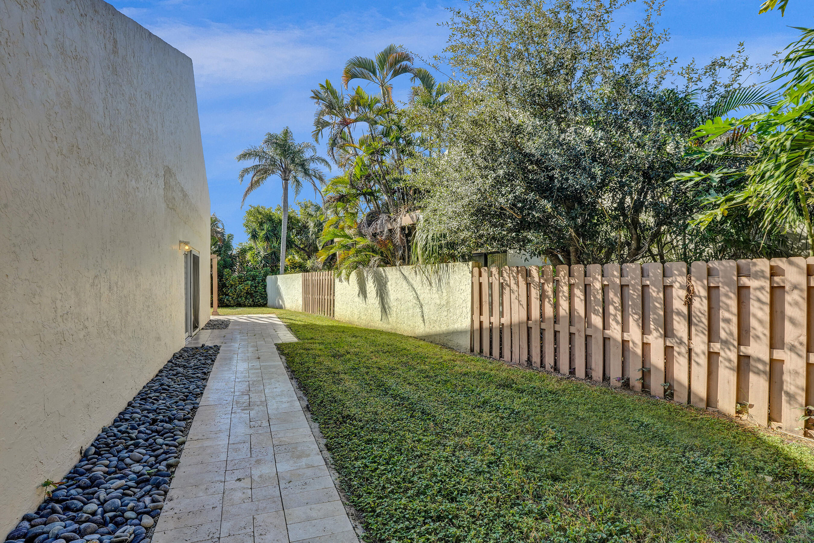 21760 Contado Road Boca Raton, FL 33433 - Photo 36 of 42 DSC07344