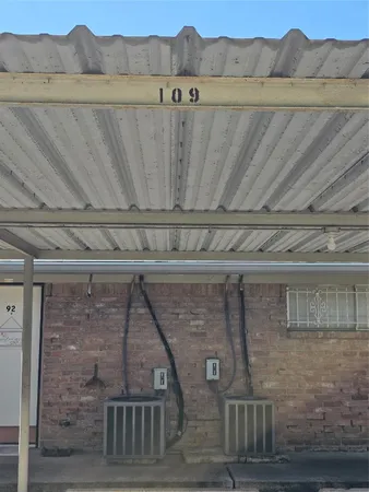 $1,300 | 1016 East Tri Oaks Lane, Unit 86, Houston, TX 77043