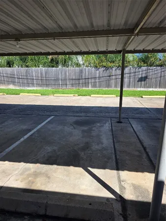 $1,300 | 1016 East Tri Oaks Lane, Unit 86, Houston, TX 77043