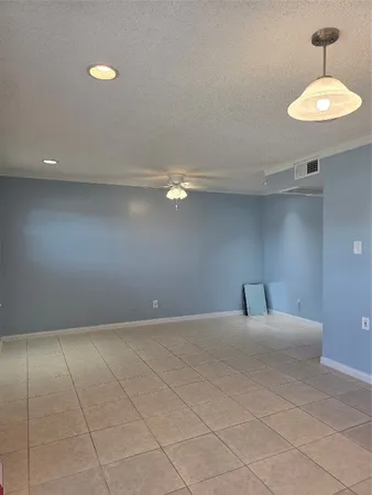 $1,300 | 1016 East Tri Oaks Lane, Unit 86, Houston, TX 77043