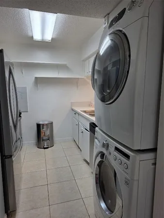 $1,300 | 1016 East Tri Oaks Lane, Unit 86, Houston, TX 77043