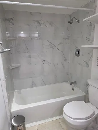 $1,300 | 1016 East Tri Oaks Lane, Unit 86, Houston, TX 77043