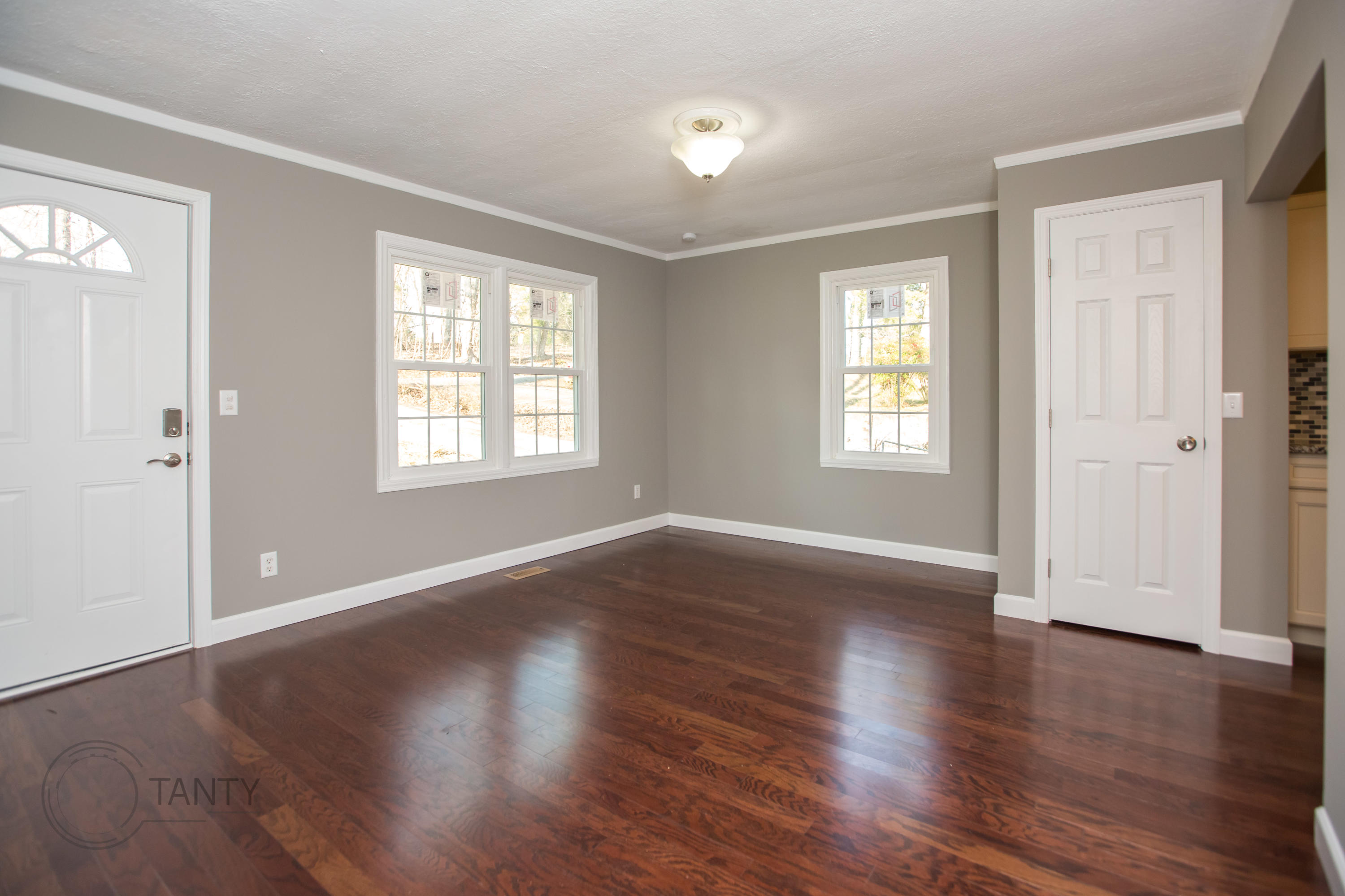 2702 Hamill Road Hixson, TN 37343 - Photo 3 of 26 Properties (9 of 25)