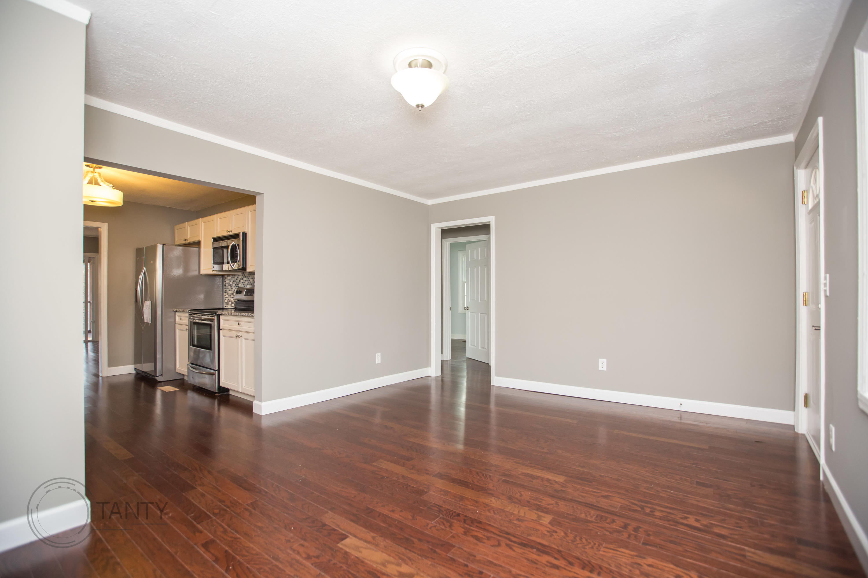 2702 Hamill Road Hixson, TN 37343 - Photo 4 of 26 Properties (12 of 25)