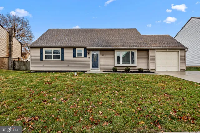 $2,800 | 604 Iva Lane, Fairless Hills, PA 19030