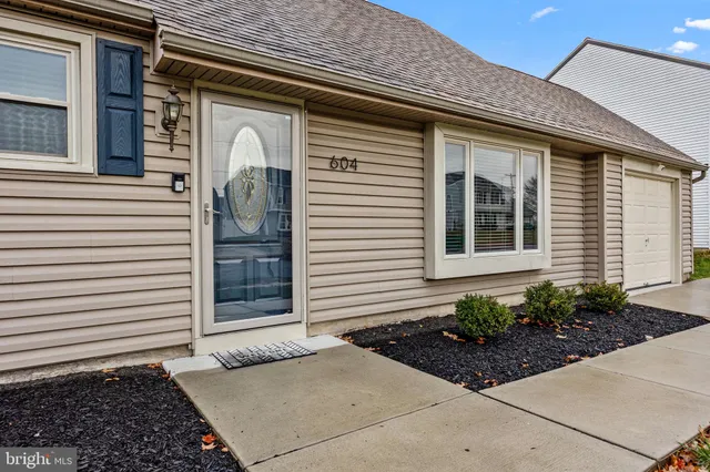 $2,800 | 604 Iva Lane, Fairless Hills, PA 19030