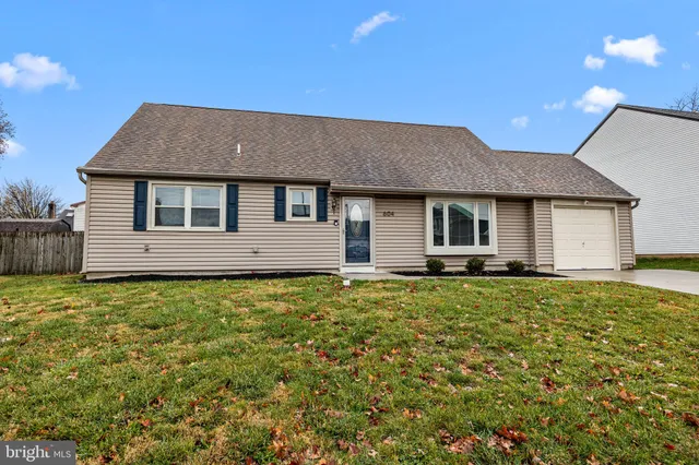 $2,800 | 604 Iva Lane, Fairless Hills, PA 19030