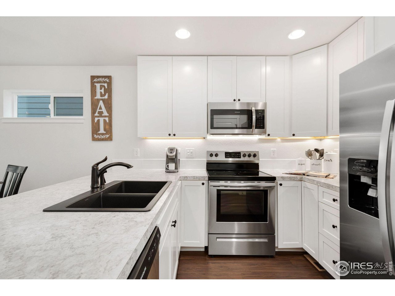 722 Country Rd Trail Berthoud, CO 80513 - Photo 4 of 30 Stainless steel appliances