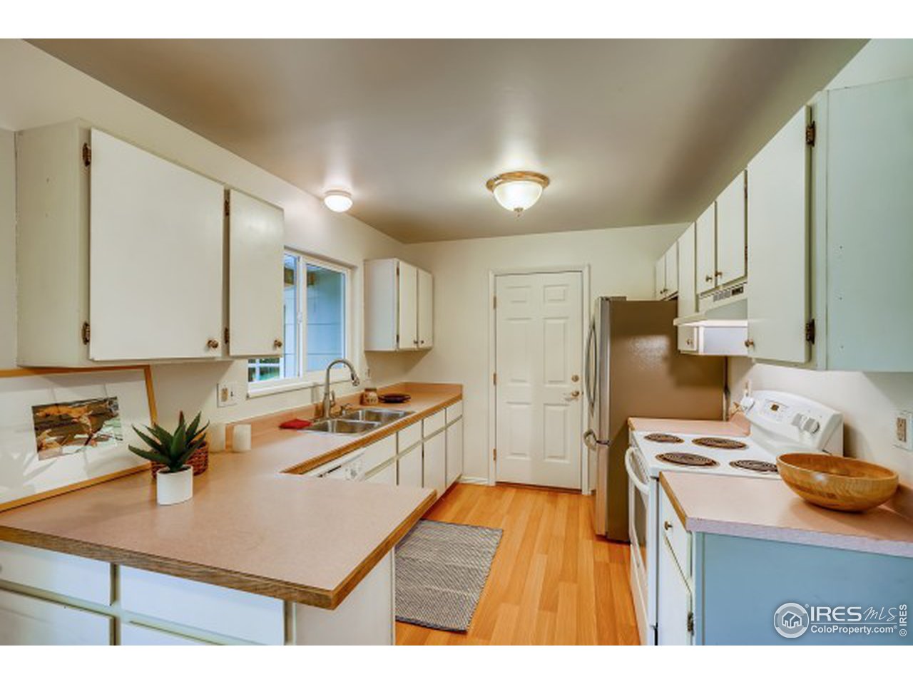 2128 Springfield Court Fort Collins, CO 80521 - Photo 5 of 18 kitchen