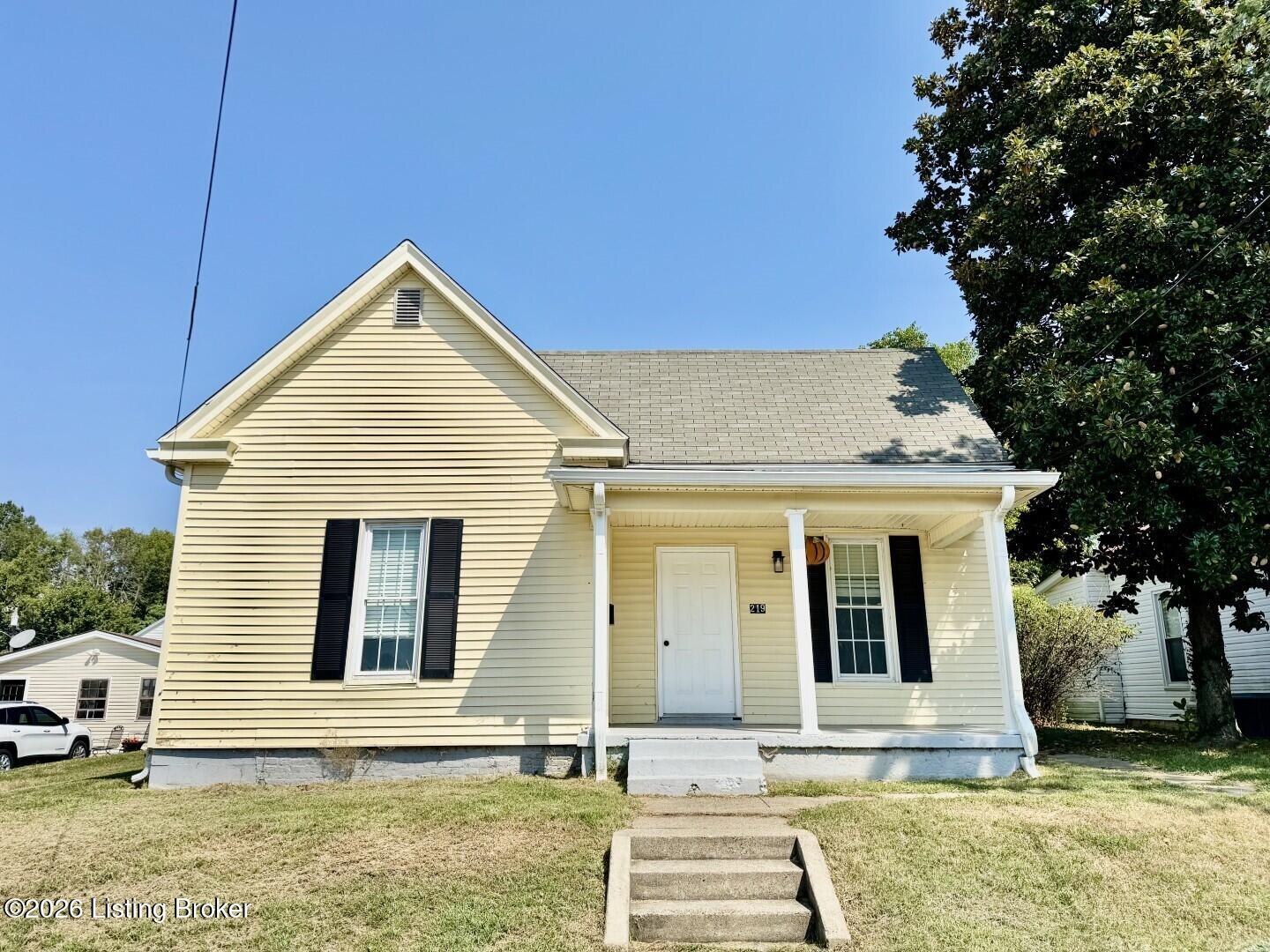 219 East Virginia Avenue Springfield, KY 40069 - Photo 1 of 20 001_219 E Virginia Ave