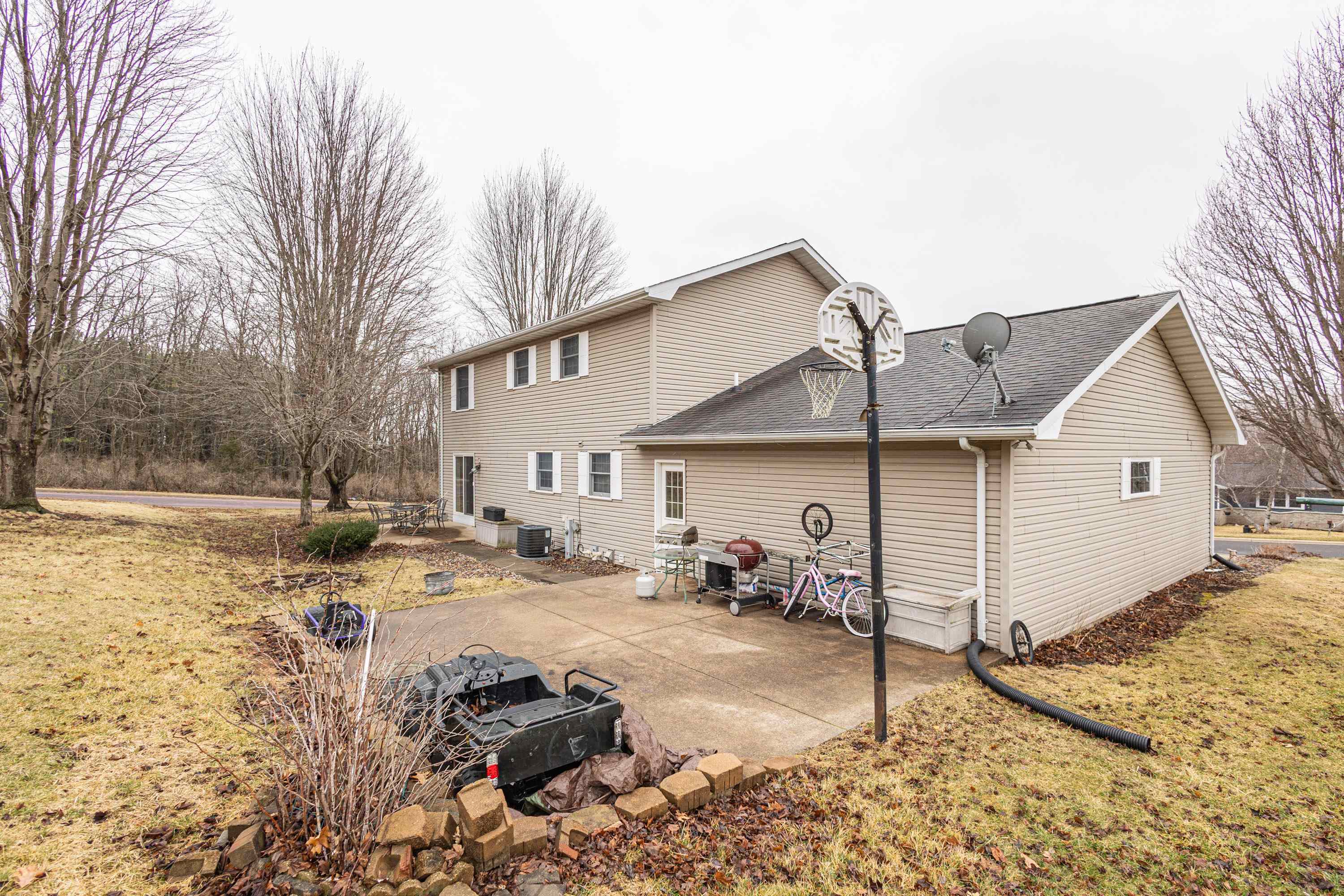 80 Zephyr Street Benton, WI 53803 - Photo 34 of 39