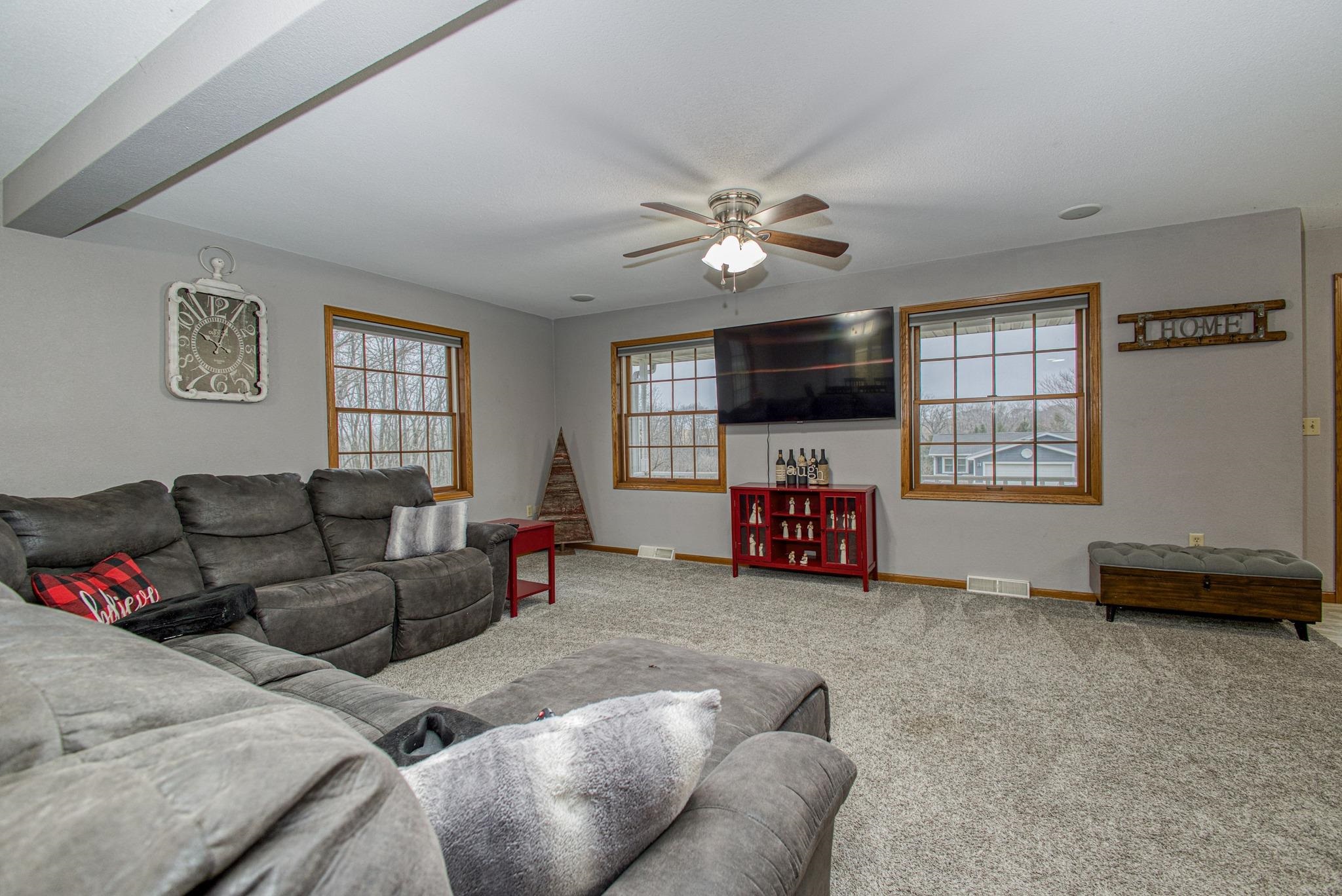 80 Zephyr Street Benton, WI 53803 - Photo 6 of 39