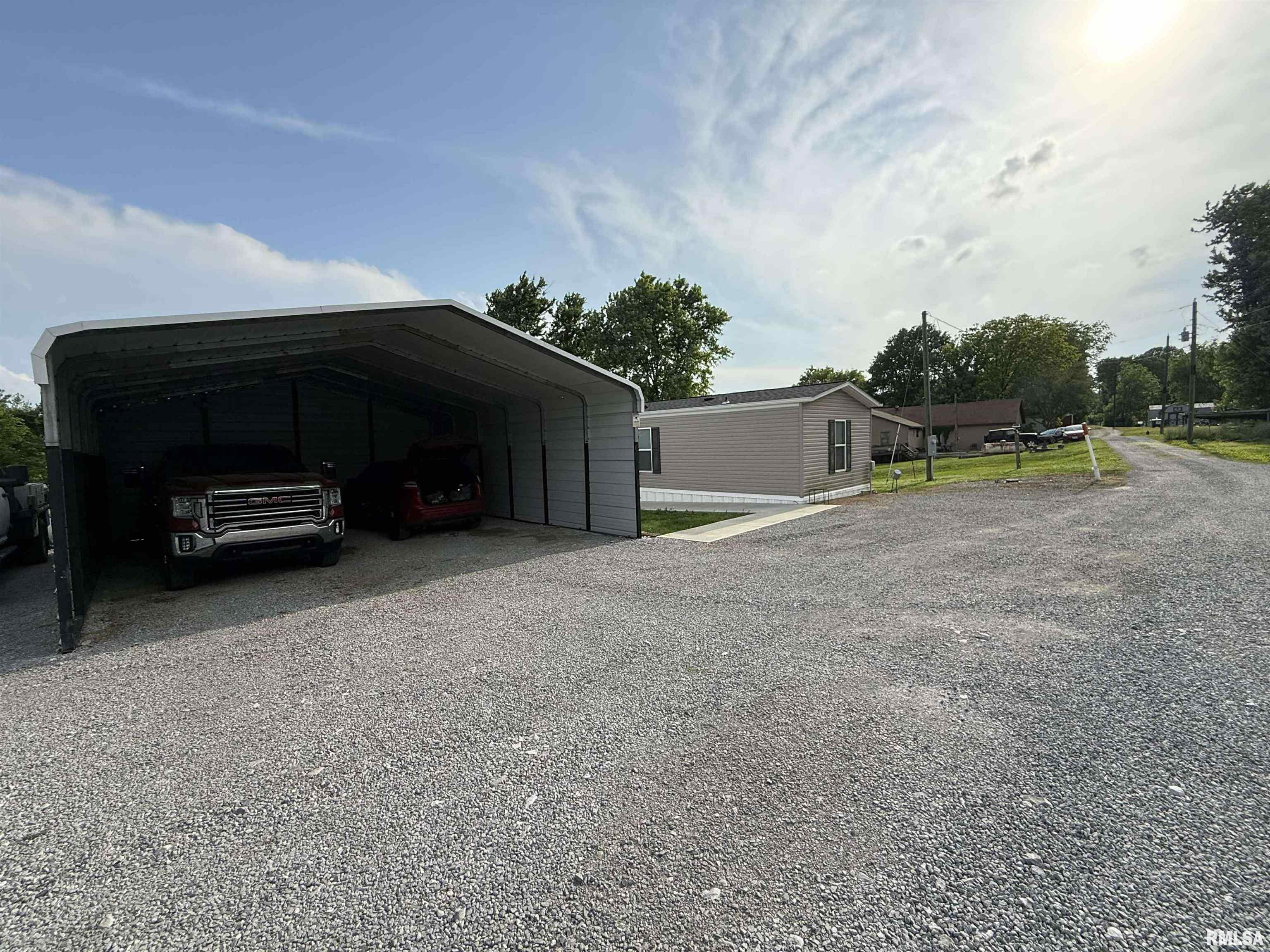 255 Main Street Simpson, IL 62985 - Photo 2 of 5