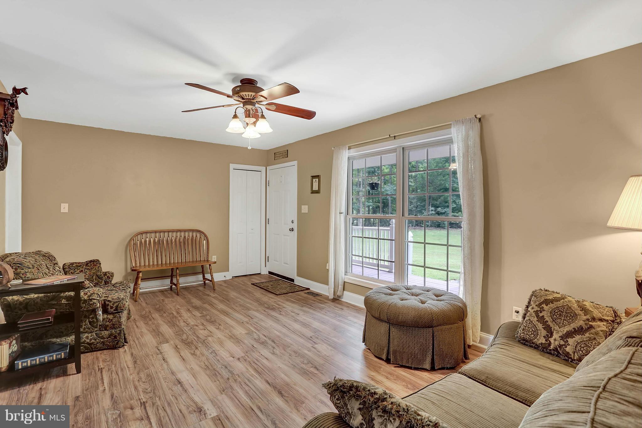 7435 Comorn Road King George, VA 22485 - Photo 3 of 27 Living Room
