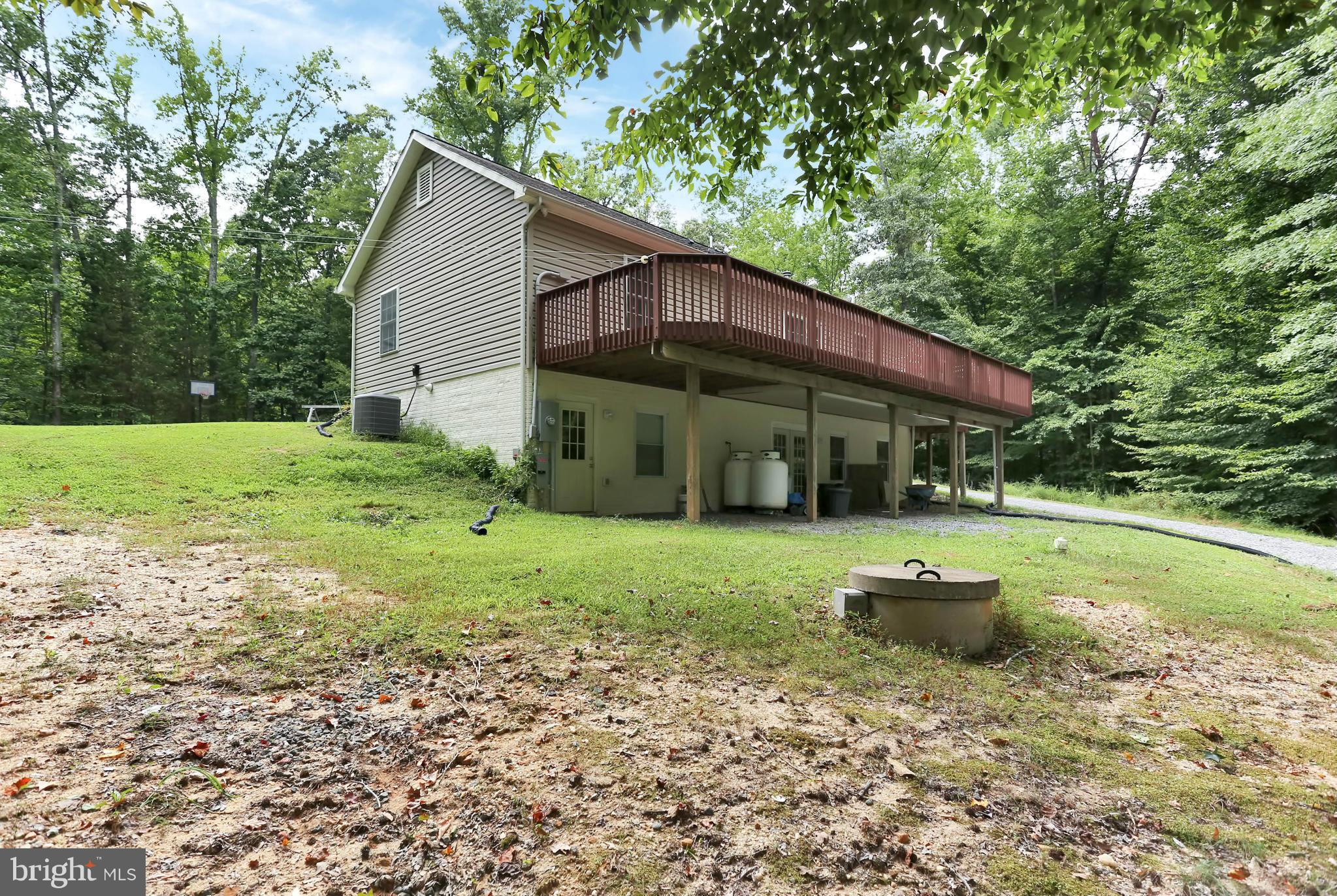 7435 Comorn Road King George, VA 22485 - Photo 23 of 27 Exterior (Rear)