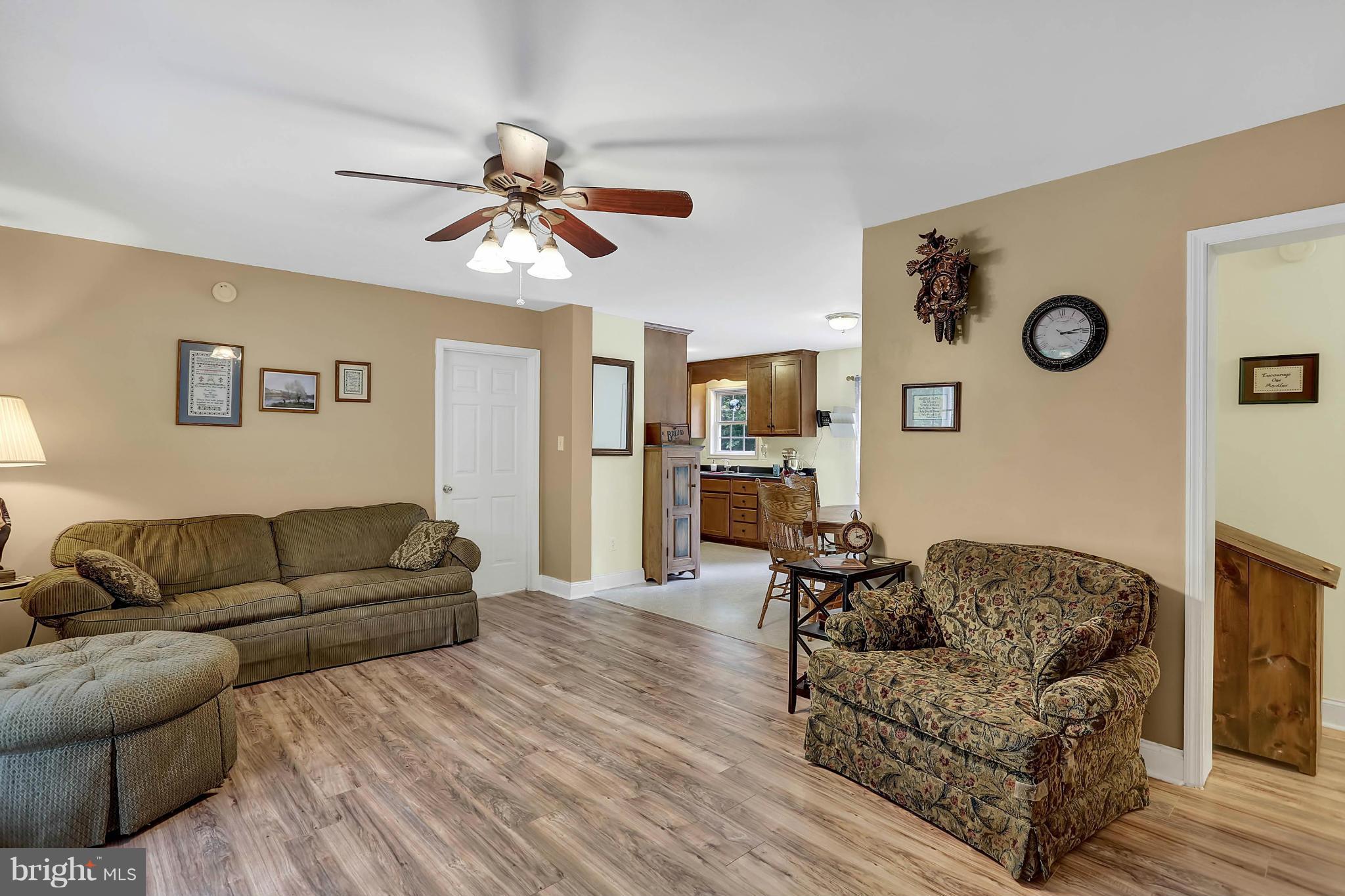 7435 Comorn Road King George, VA 22485 - Photo 4 of 27 Living Room